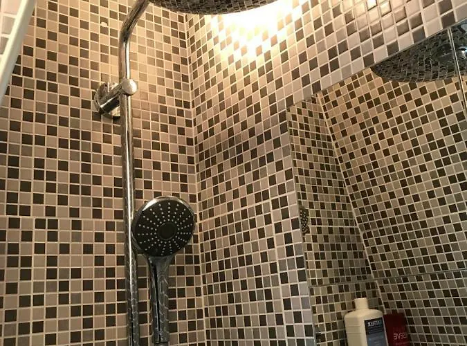 Tour Eiffel Homestay szállás *